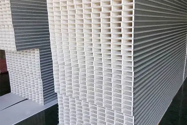 Desde quirófanos hasta talleres limpios: las placas de purificación crean una protección espacial de alto nivel